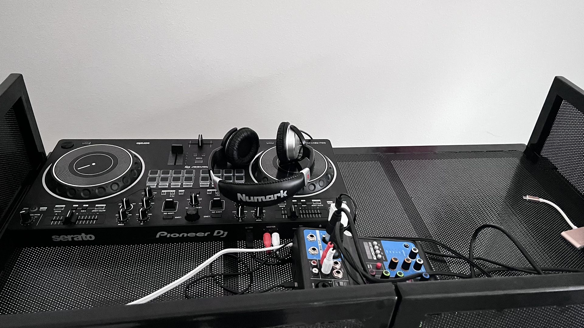 Dj Equipment 