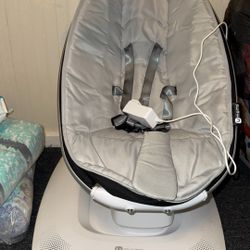 4 Moms Baby Swing 