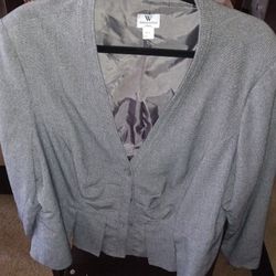 GREY SUIT COAT w/pleats 
