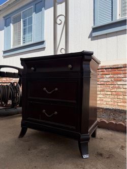 FREE DRESSER