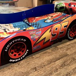 Lightning McQueen Toddler Bed