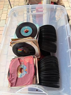 Vinyl records mix lot of 370 in total in good condition / complete lot only