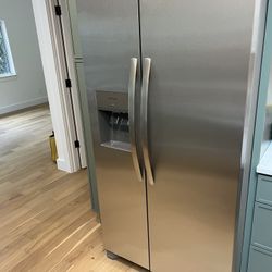 Frigidaire 36” Side-by-Side Refrigerator – Stainless Steel – Brand New 