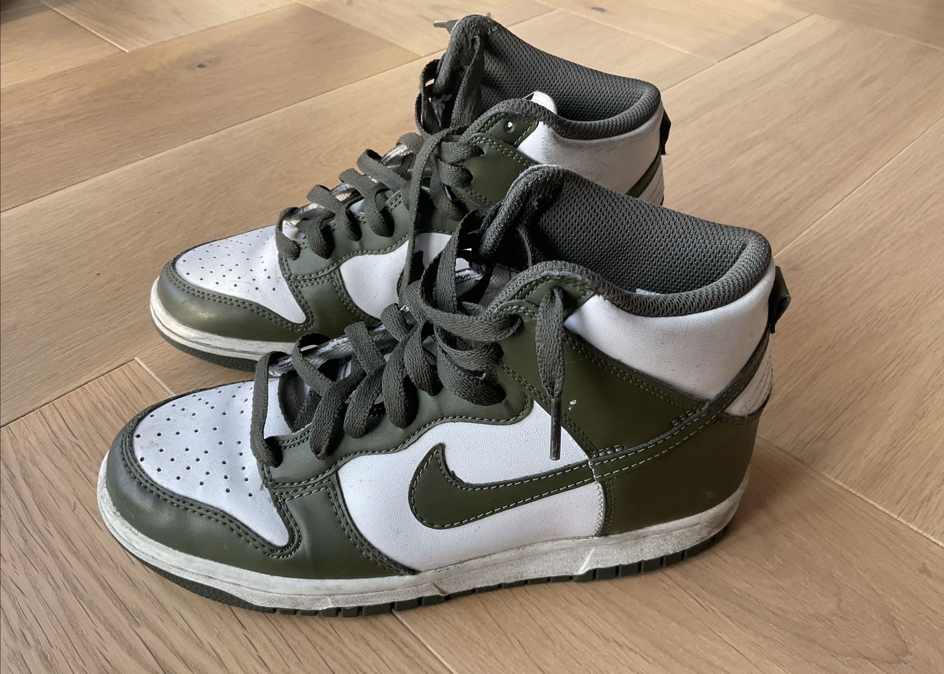 Nike High Tops 5.5 Youth