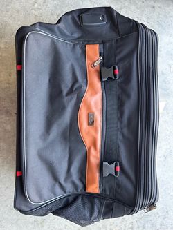 Large Travel Duffel Bag – Excellent Condition