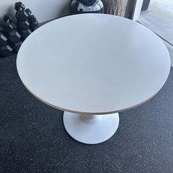 Dining Round Table 