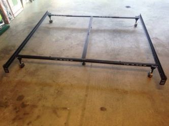 Queen Metal Bedframe