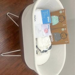 Snoo bassinet in great condition with PREMIUM SUBSCRIPTION