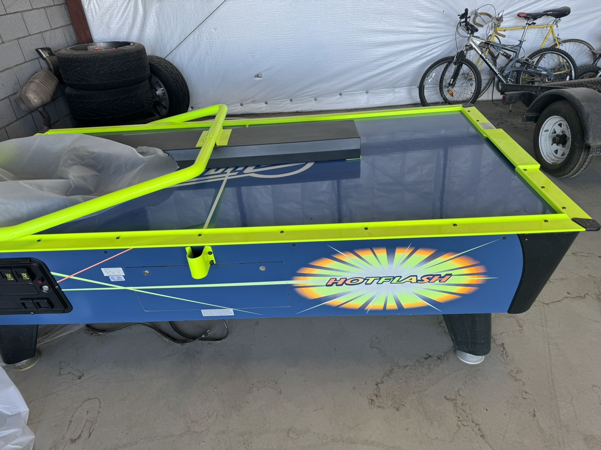 Air hockey Table