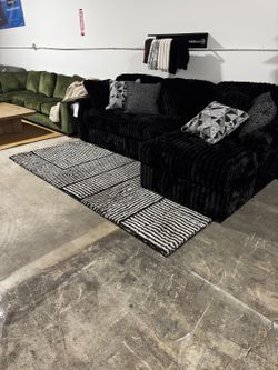 Ashley Kurtman 8x10 Rug - Brand New