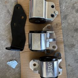 1320 performance B D series motor mount 3 bolt civic integra EG Dc2 65A 