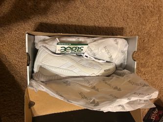 NEVER WORN - All White Womens Cheer shoes size 5
