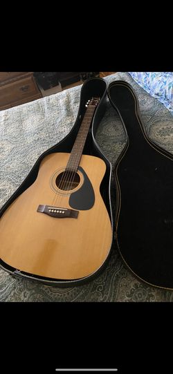 YAMAHA F-310 Guitar With Case And Strap 