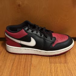 Nike Jordans red,black and white size 4