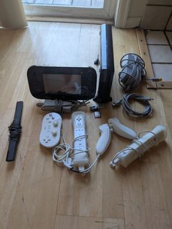 Jailbroken 32GB Wii U w/ full Wii kit