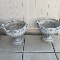 Set Of 2 Pots