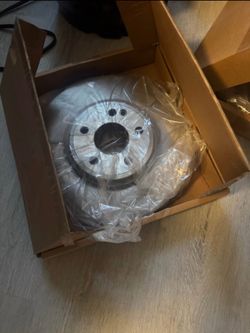 Front Brake Pads and Rotors for 2018 Mercedes GLA250