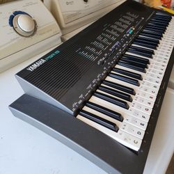 Yamaha PSR-19 Keyboard