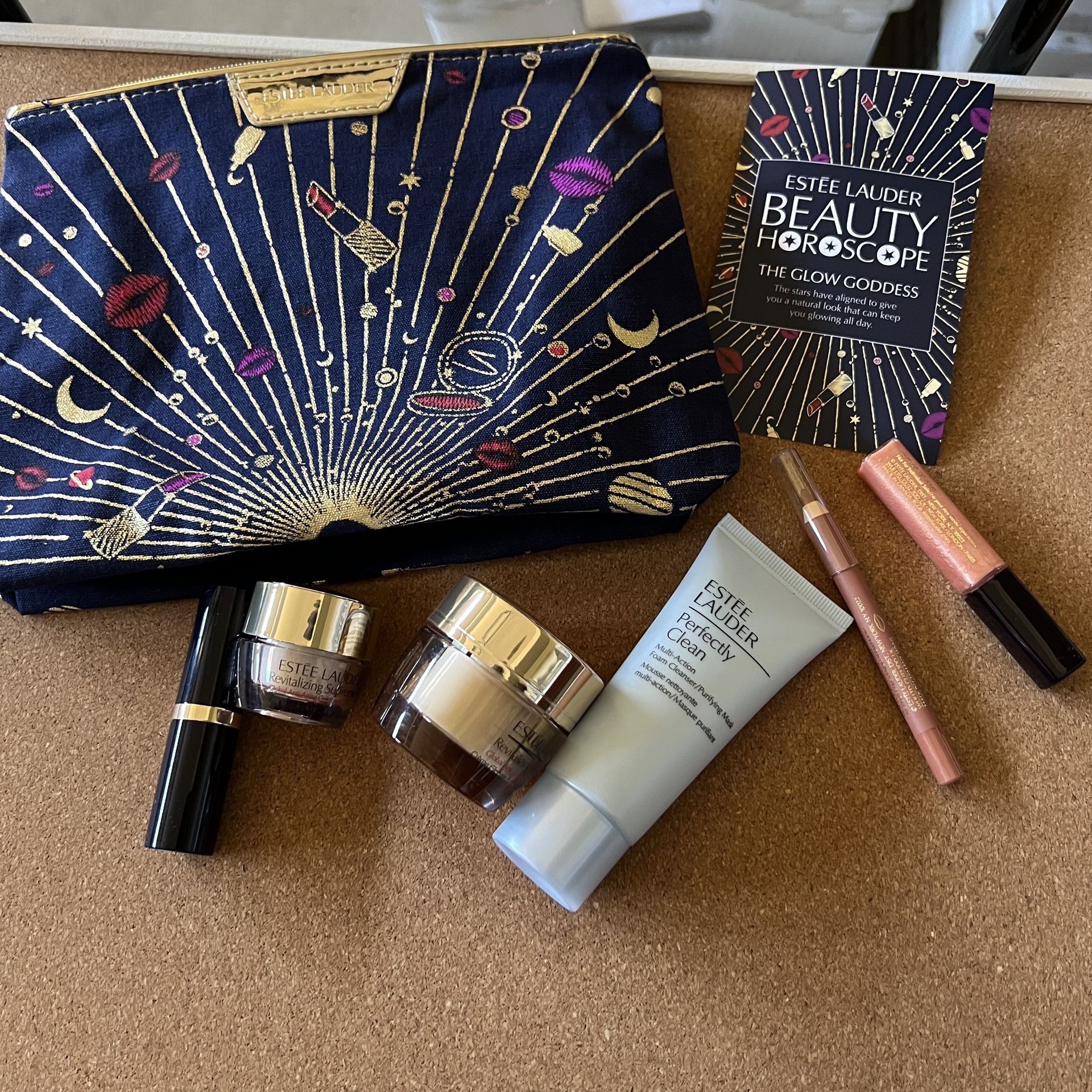 Estee Lauder 7-PC Skincare Makeup Supreme Global Anti-Aging Gift Set