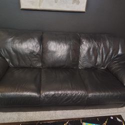 Leather Love Seat And Couch , Make Me A Offer Need Them Gone 