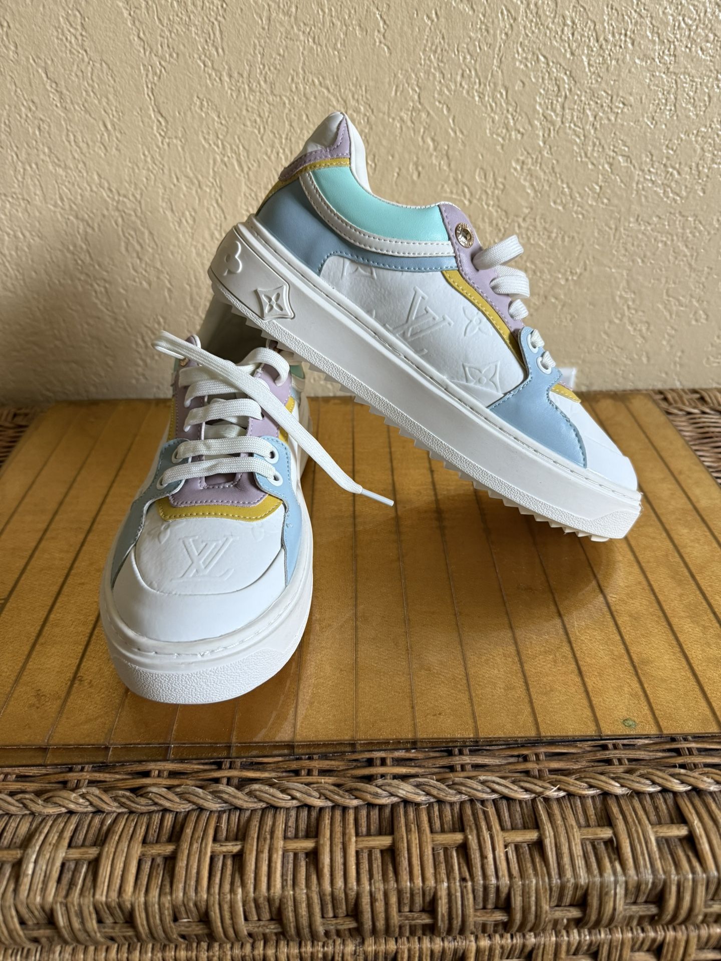 Nib Louis Vuitton sneaker, tennis shoe running sport women’s