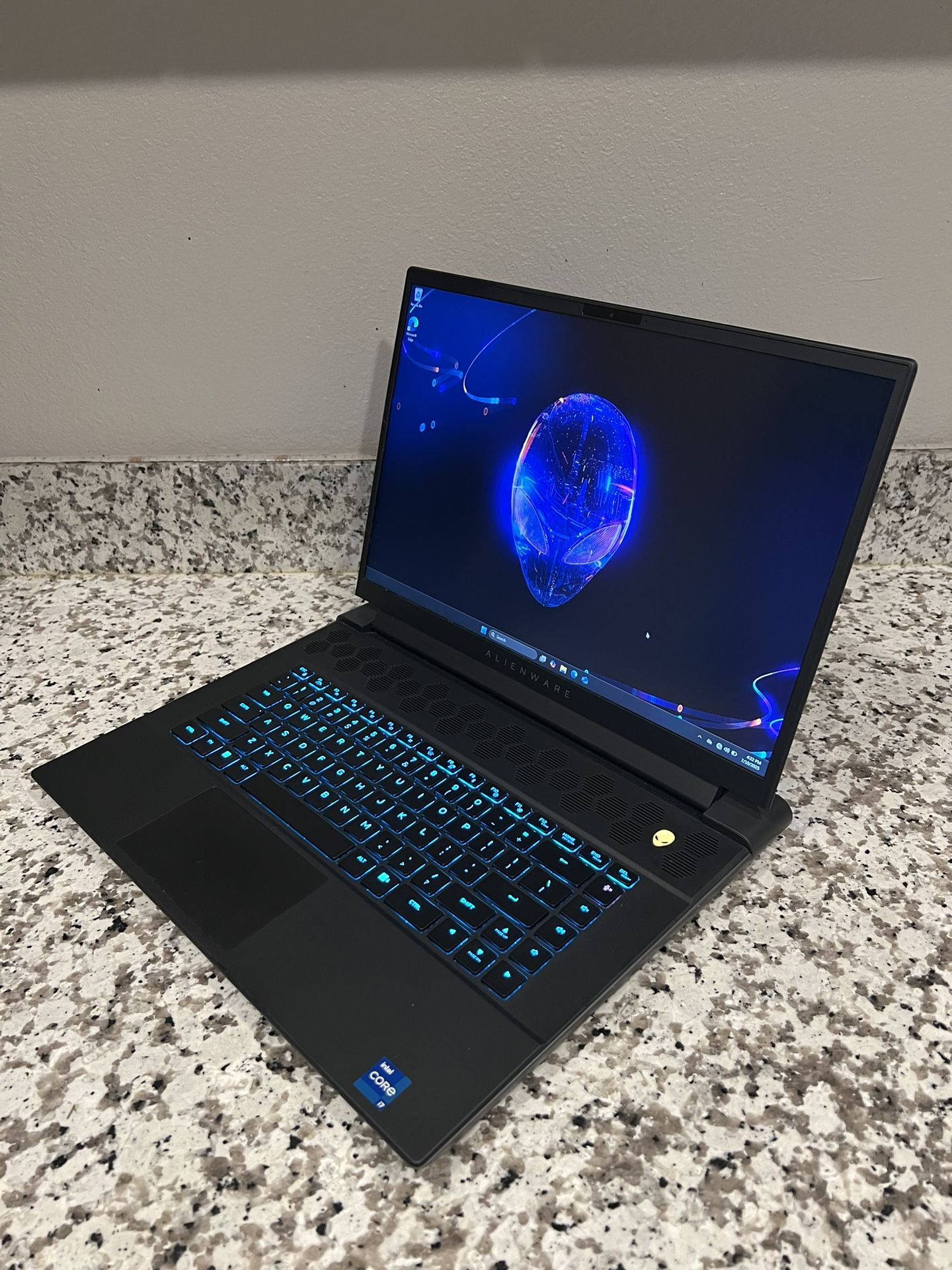 Alienware RTX 4070 M16 R1 Gaming Laptop