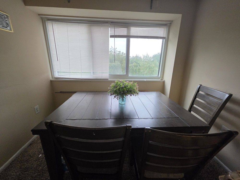 Dinning Table