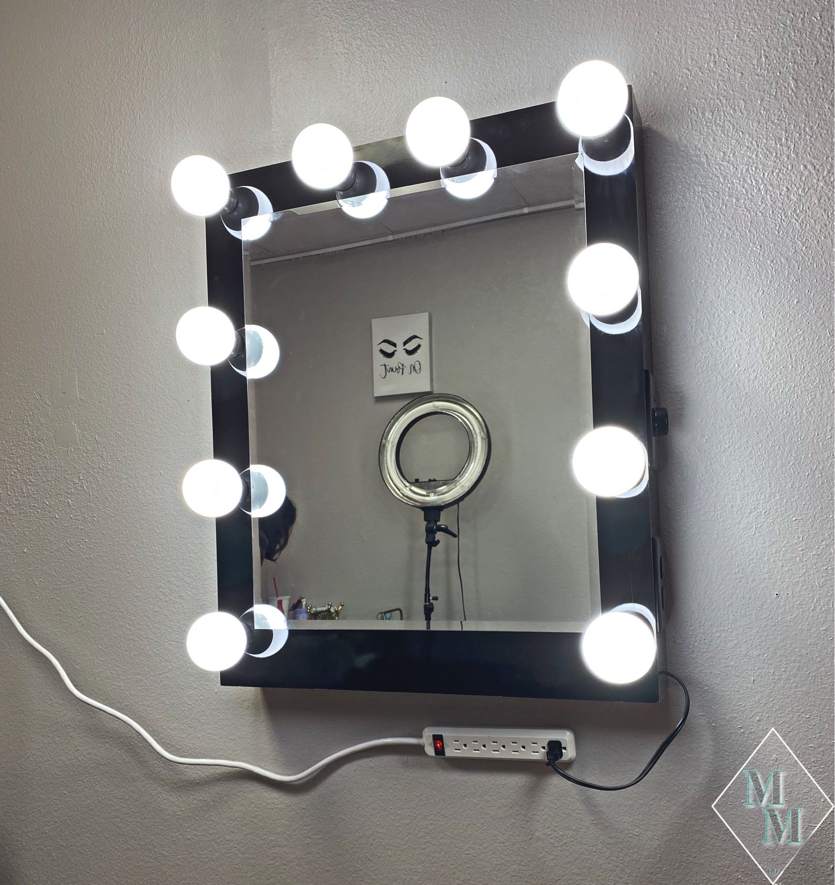 Hollywood Makeup vanity Mirror Dimmable Power Outlet