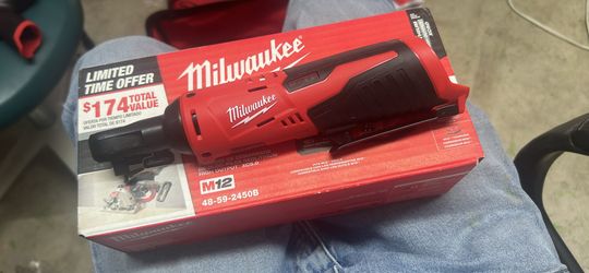 Milwaukee 3/8 ratchet