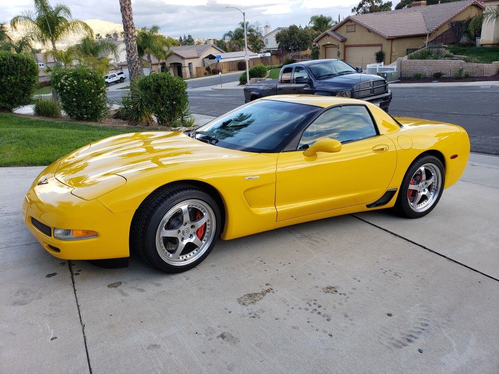 2002 Chevy corvette z06 supercharged 600 hp have over $35,000 in option look at paperwork in the pictures