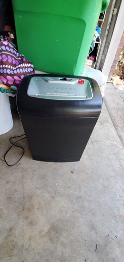 Staples shredded paper machine