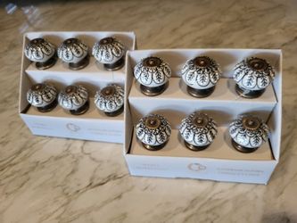 Drawer Knobs/Pulls