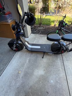 Moped scooter
