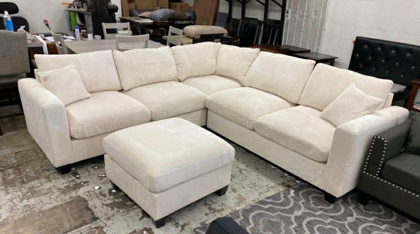 New 99x99 Sectional Sofa Couch with Ottoman! Includes Free Delivery 🚚!