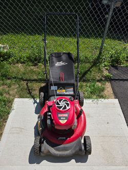 Craftsman lawnmower (mower, lawn, yard, trimmer, grass, blower)