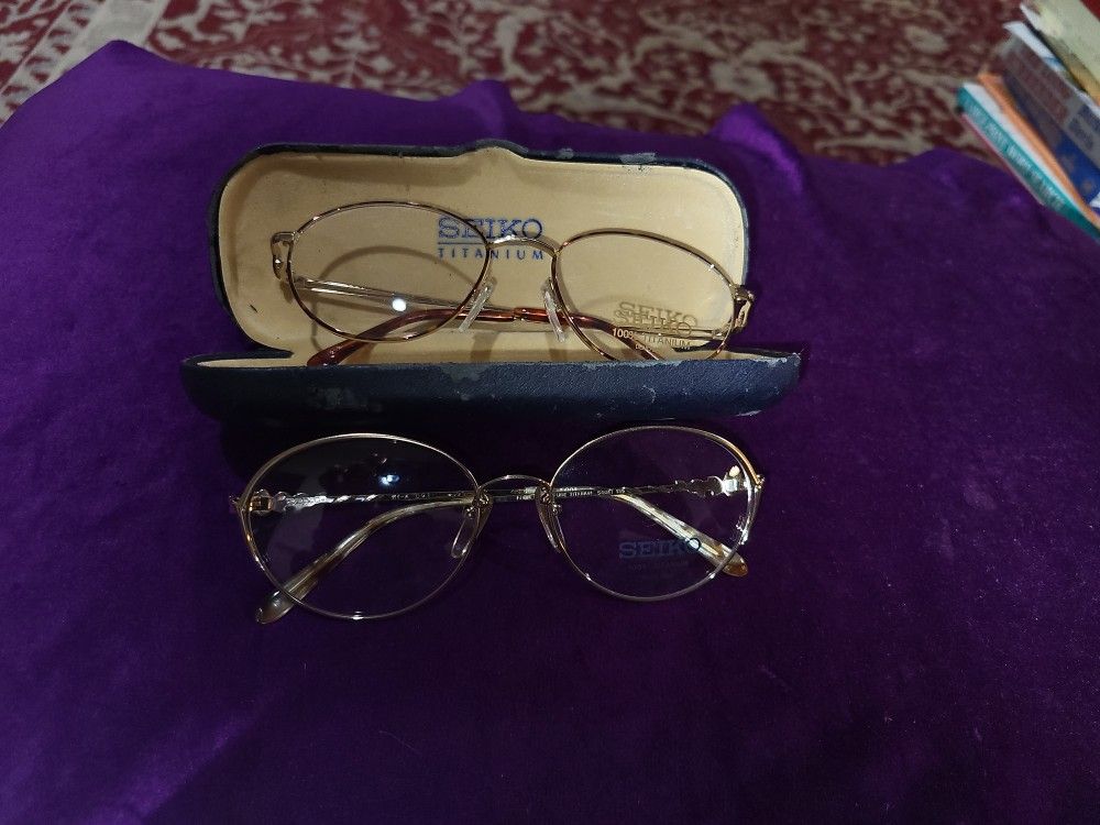Seiko optical Glasses & Case