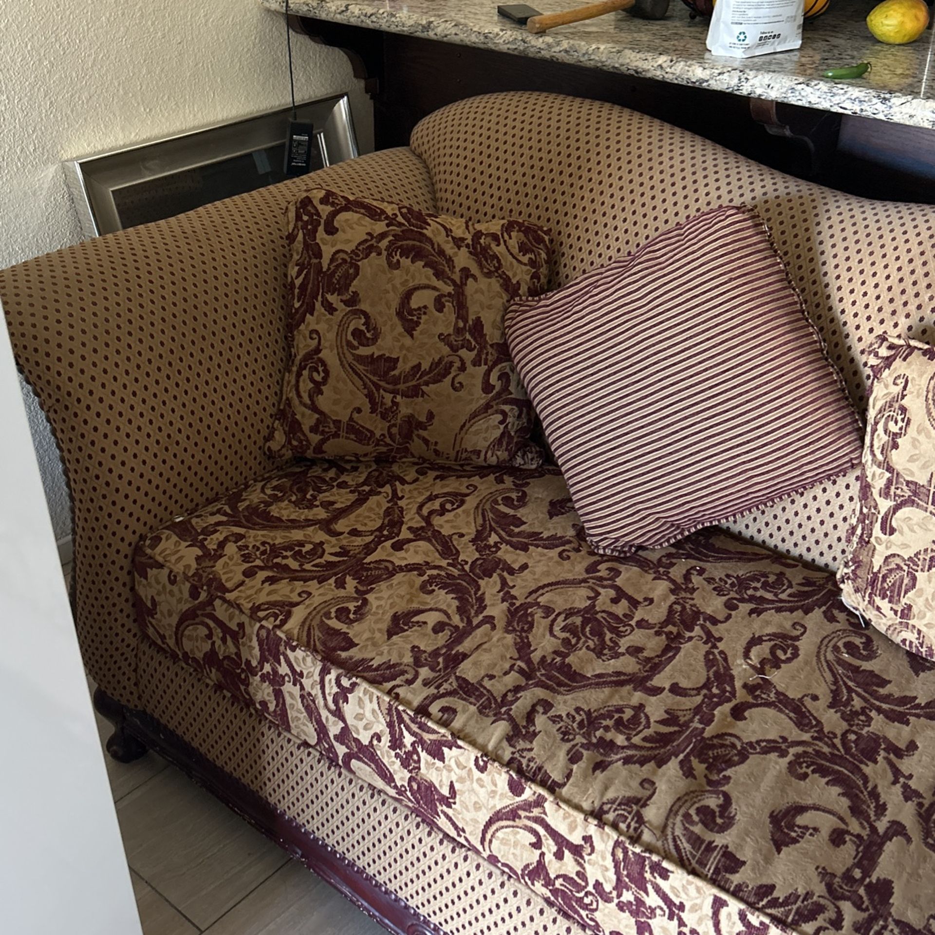 Sofa Free