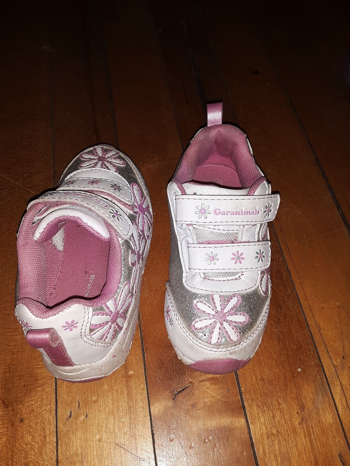 Girls shoes