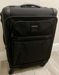TUMI Gen 4.3 Short Trip Expandable 4 Wheel Suitcase - Black