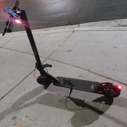 Electric Scooter With Removable Battery Plus Extra Battery