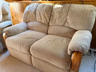 Free - Recliner Love Seat