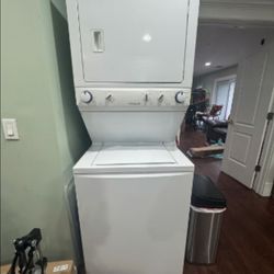 Gas Washer/Dryer Laundry