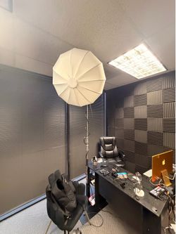 Godox SL100D 100W LED Video Light + Lantern Softbox – Excellent Condition