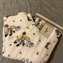 Winnie the Pooh “Cowboy” Plush Blanket – Pooh Bear Collection 
