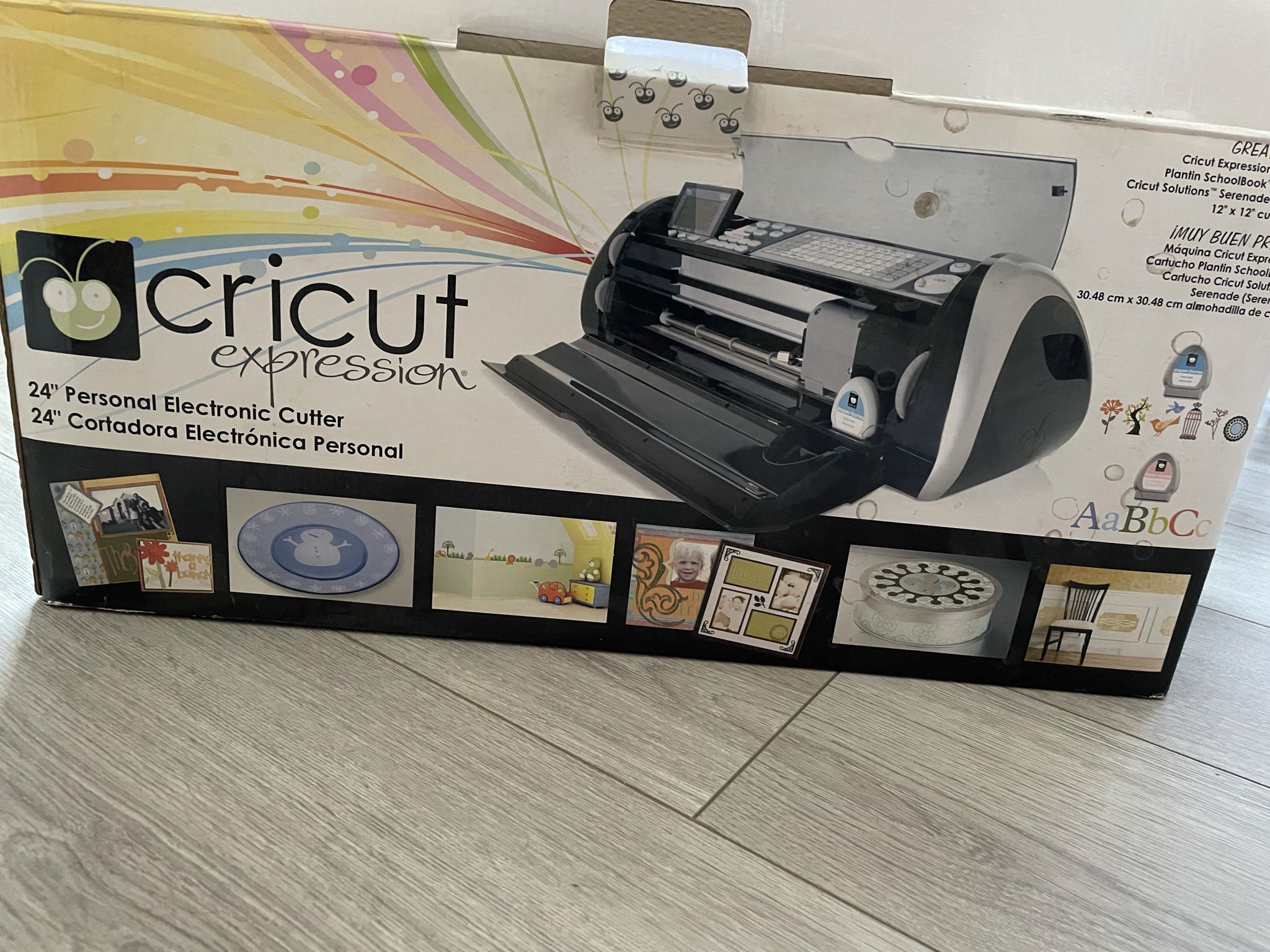 Cricut Expression Electronic Cutting Machine with 2 Cartridges