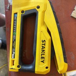 Stanley Reverse Squeeze Tracker Staples And 18ga Pin Nails