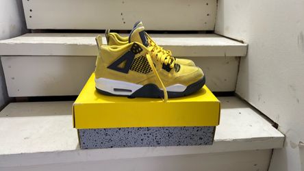 Air Jordan 4 Lightning