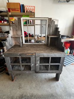 Rustic Wood Potting Bench with Chicken Wire