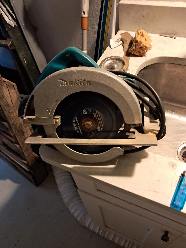 Makita Circular Saw