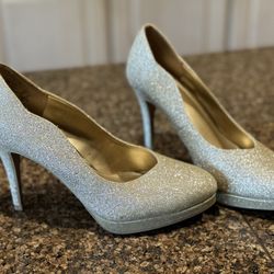 Women’s Size 7 Sparkly Gold Heels